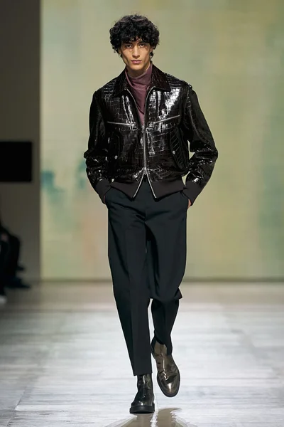 Look 43